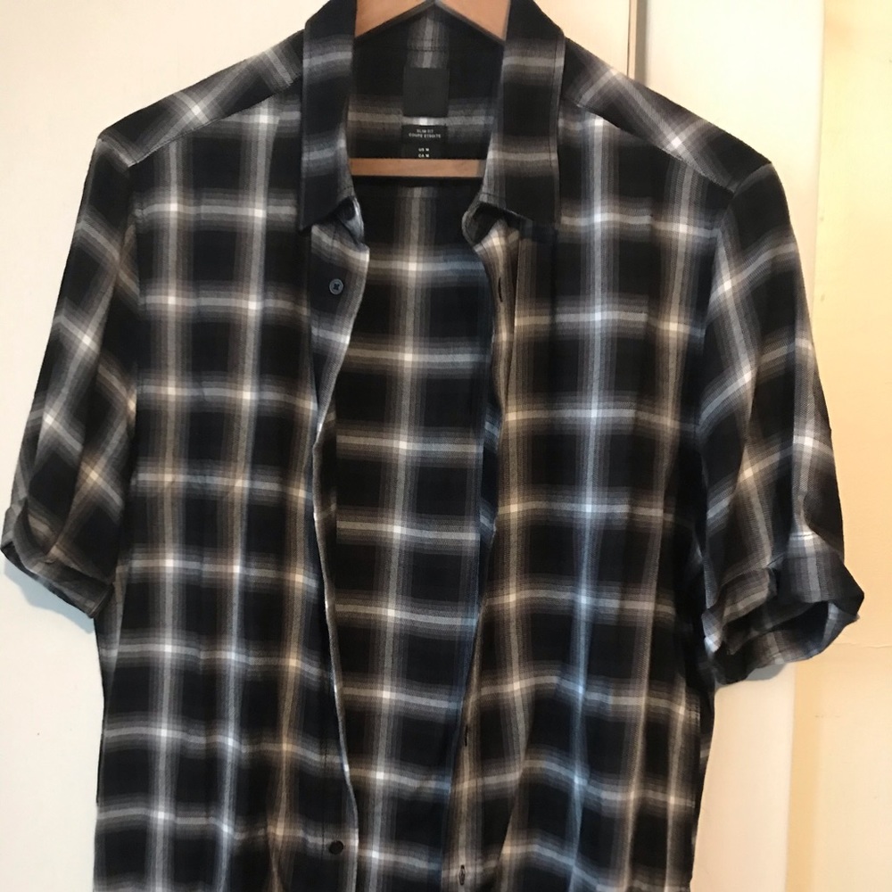 H&M Men’s Slim Fit Checkered Button Down Medium